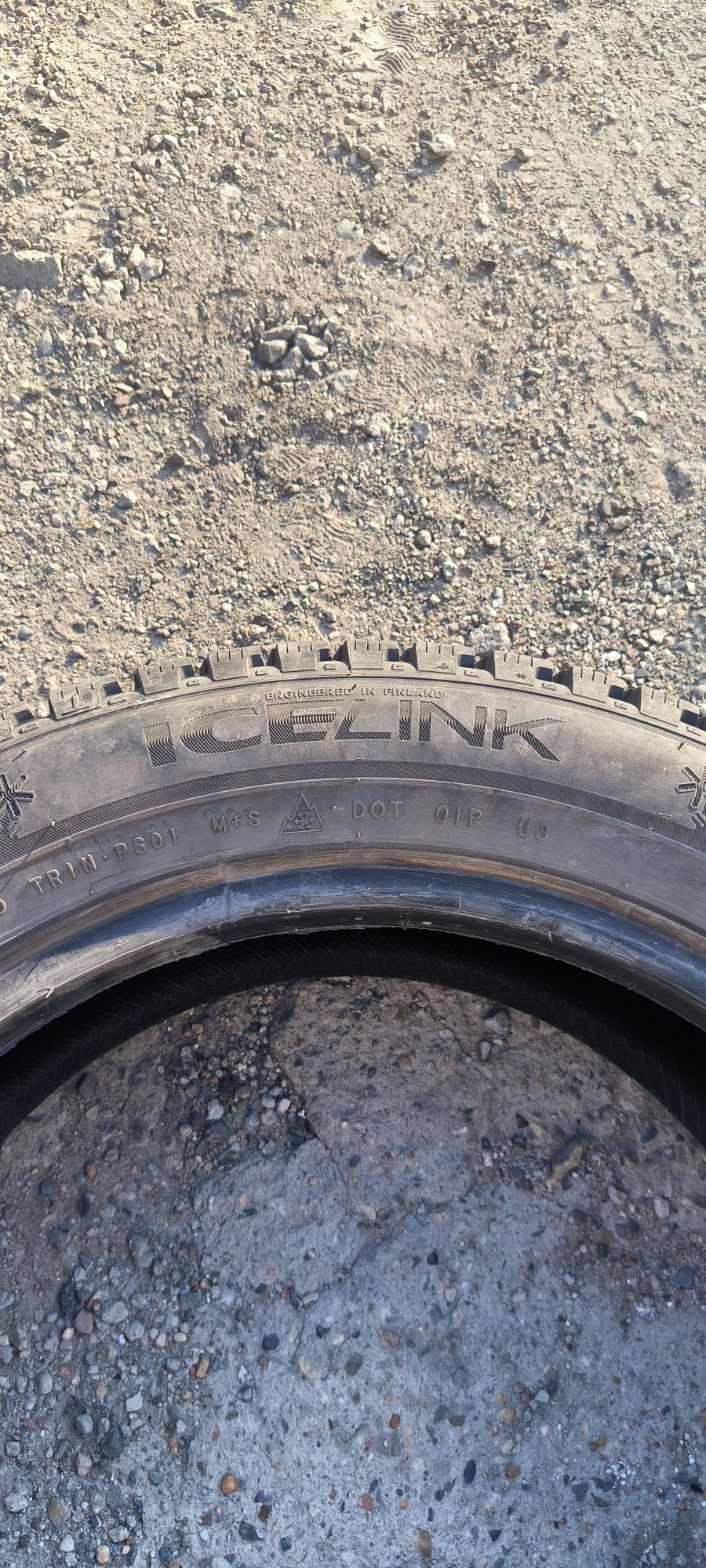 Продам резину Triangle ice link 215/55/R17