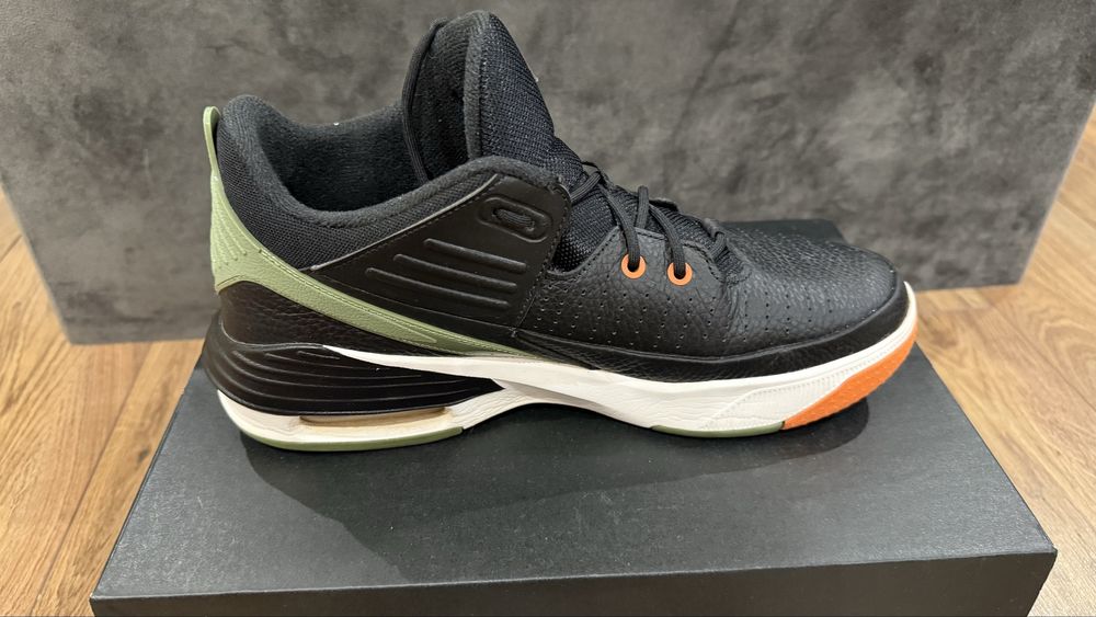 Jordan Max Aura 5