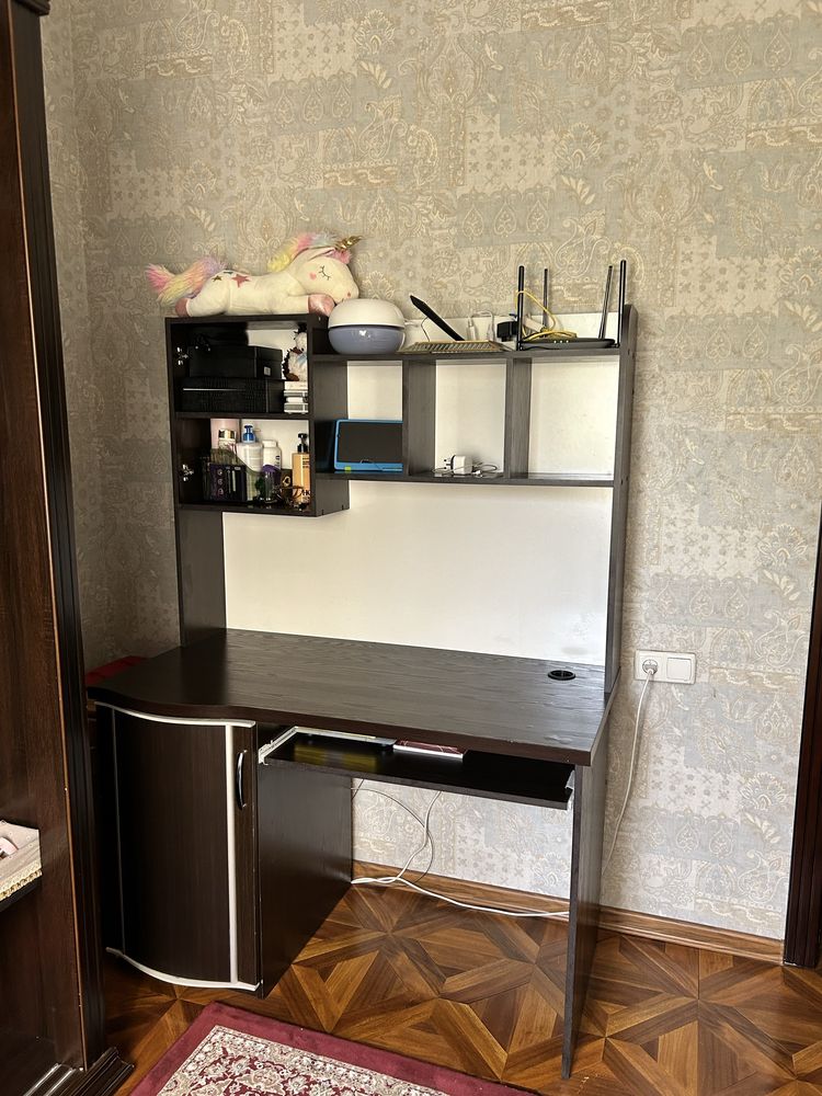 Подойдёт для учёбы, работы или домашнего офиса.
