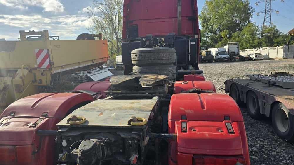 ANSAMBLU AGABARITIC ( Cap tractor+ Trailer)