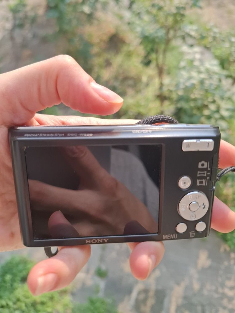 Компактен дигитален фотоапарат SONY Cybershot W830