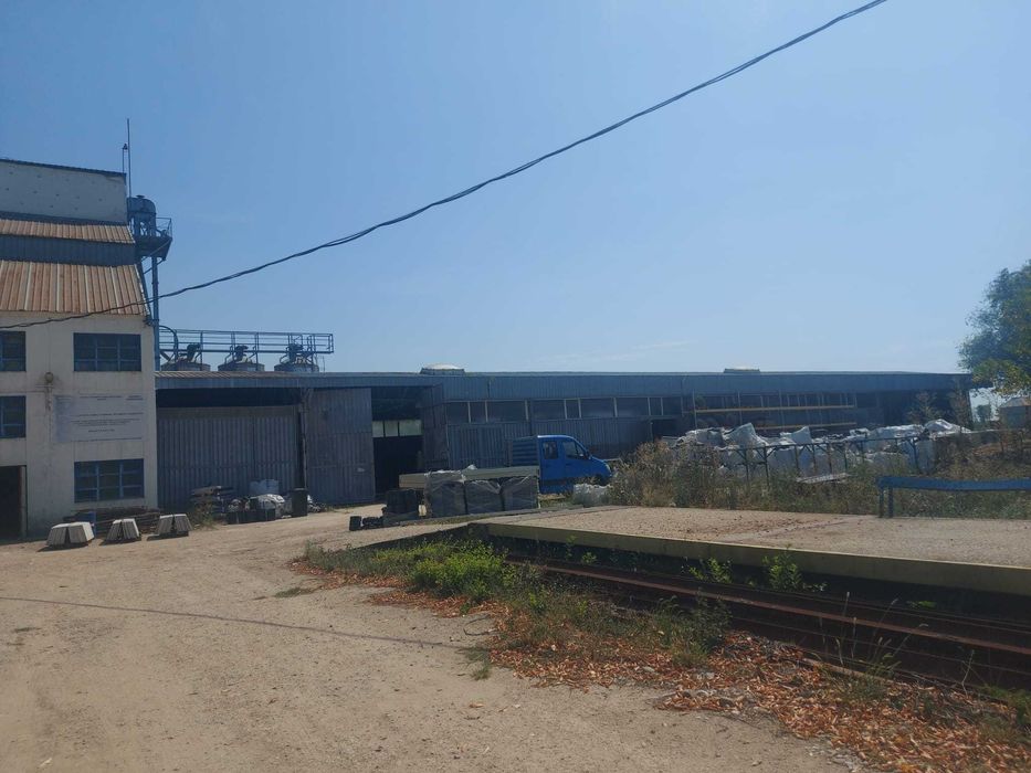 Spatiu industrial echipat cu utilaje produc. mobila,confectii metalice