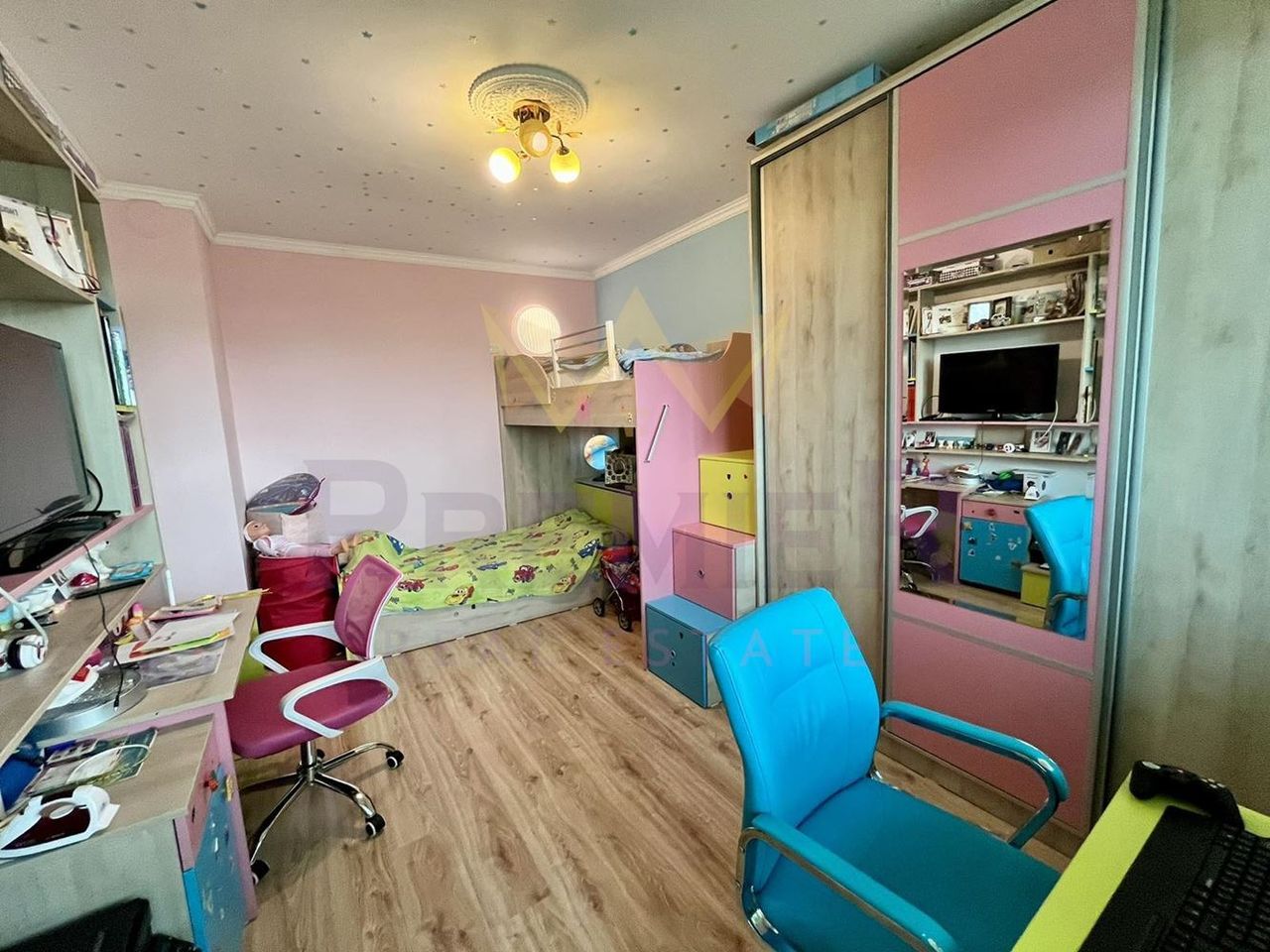 Продава се Тристаен апартамент в Добрич, Център - 87 кв.м за 1035 €/кв.м - Снимка #5