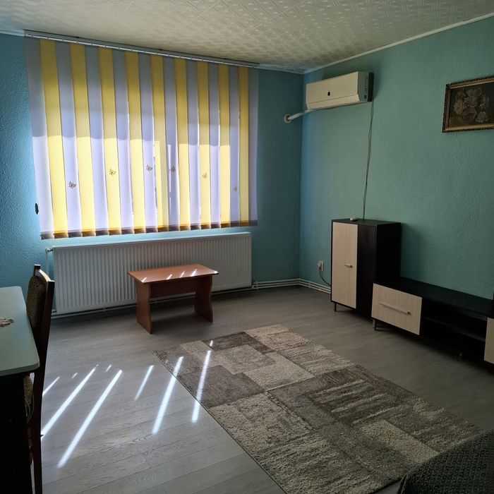 Vand Garsoniera 33 mp