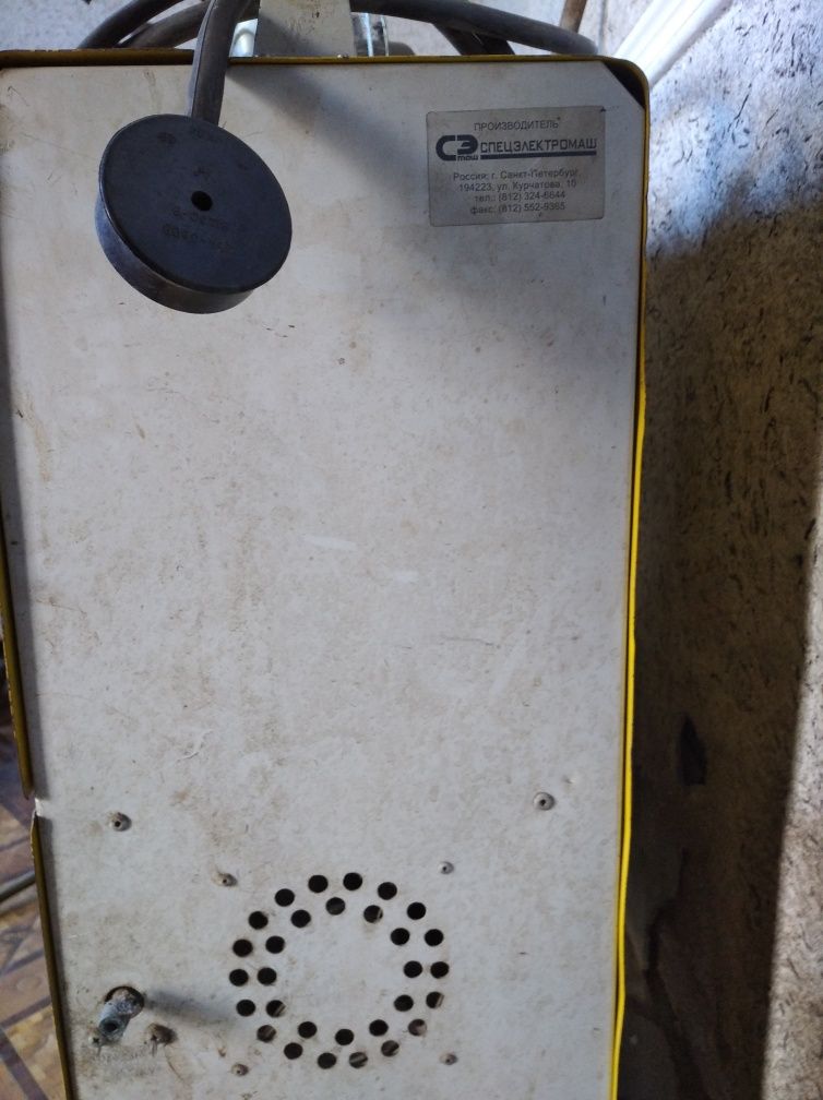 Kempi. 380v sotiladi shrochna pul kerak
