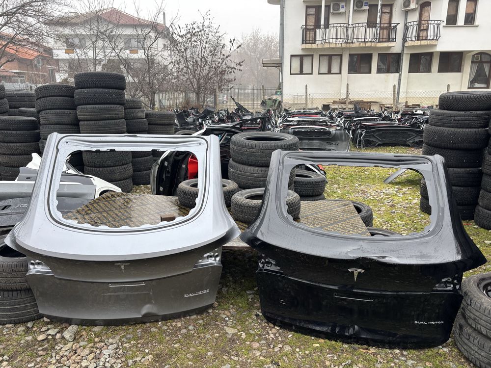 Капак Тесла/Tesla Y