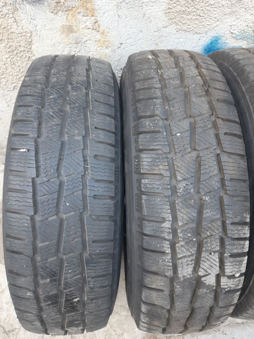 Гуми-зимни- 205/75/16 С - 4бр. Бус Fiat,Citroen,Peugeot.