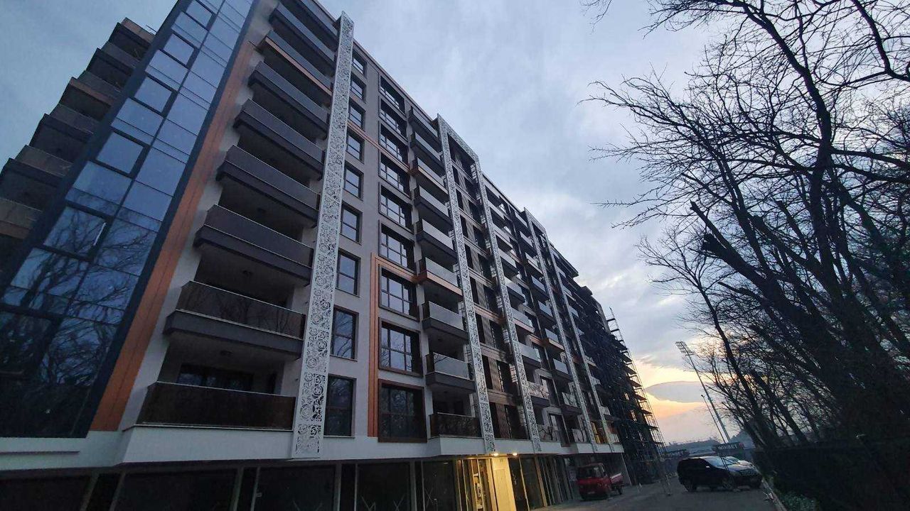 Дава се под наем Двустаен апартамент в Пловдив, Тракия - 72 кв.м за 433.5 € - Снимка #1