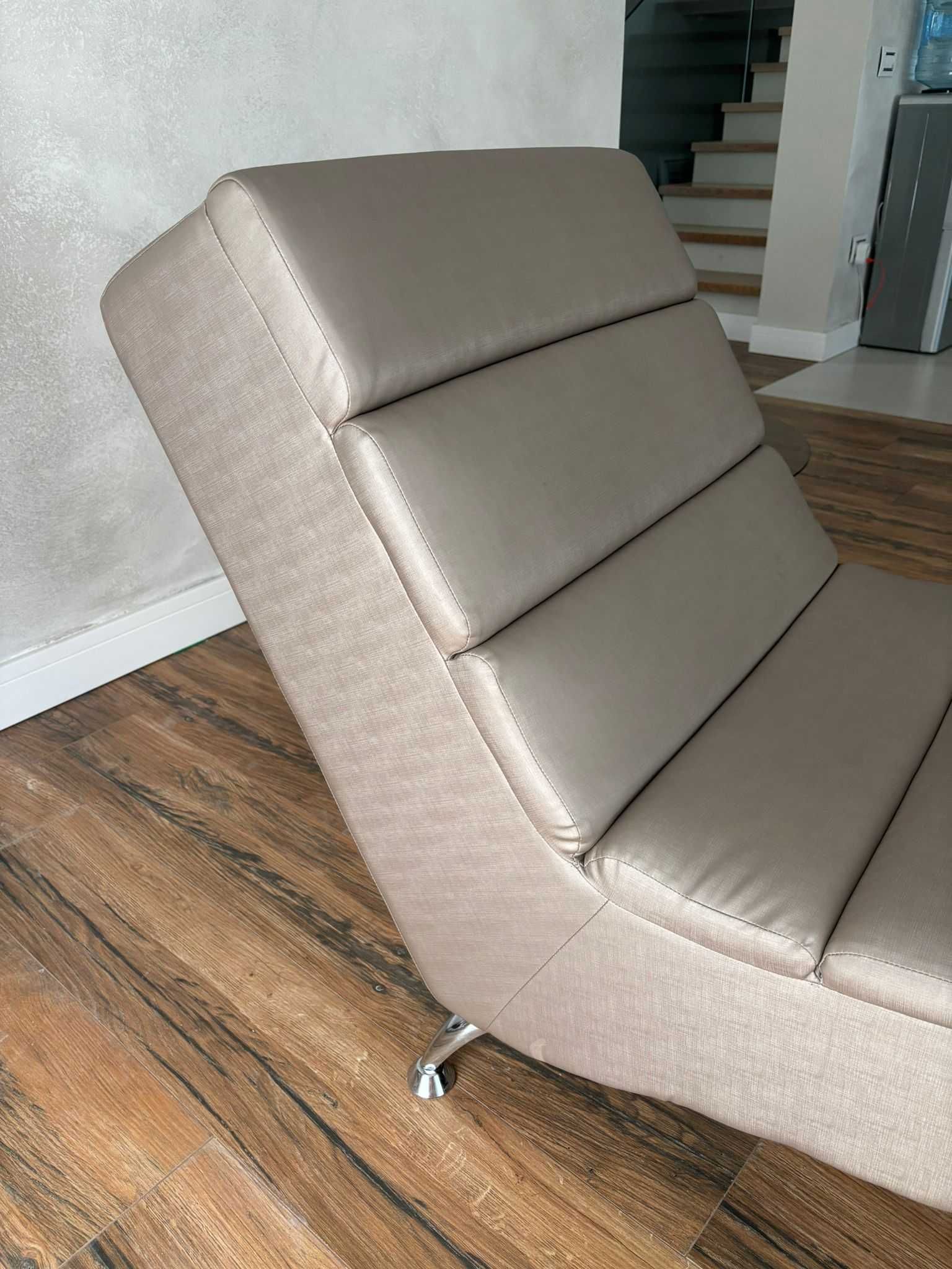 Vand sezlong de interior