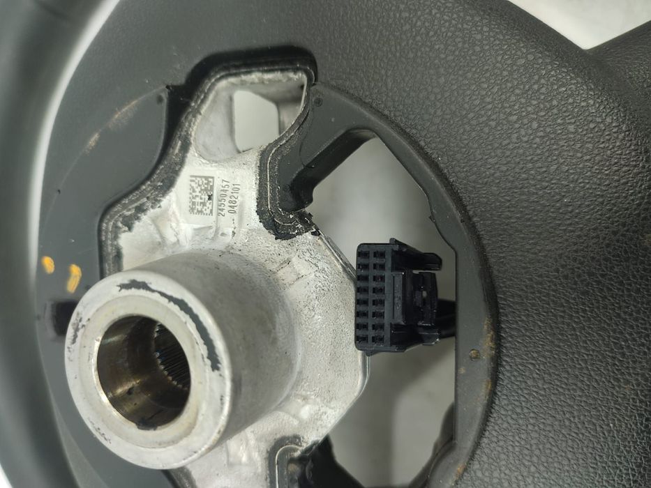 Volan in 4 spite cu comenzi 484007754r Dacia Logan 3  [din 2020 pana  2022]