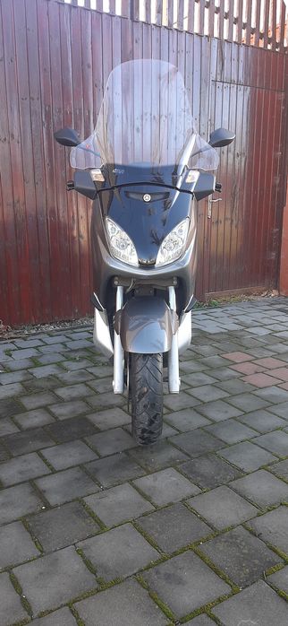 Yamaha x-max 250