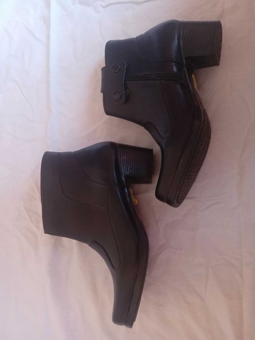 Обувки естествена кожа чисто нови