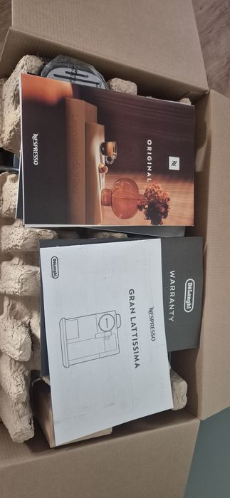 Expresor Nespresso Gran Lattissima – nou, sigilat, culoare neagră