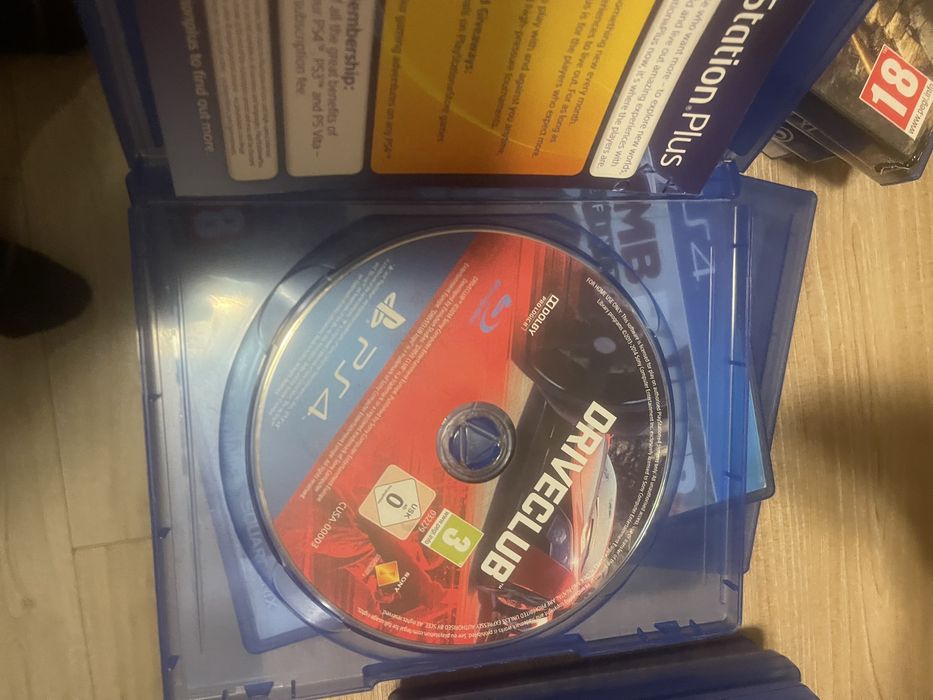 Playstation 4 plus volan trustmaster