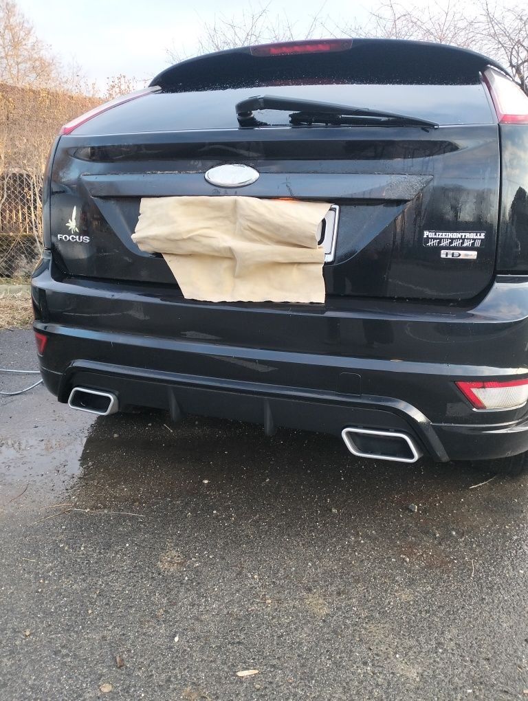 Dezmembrez Ford focus 2