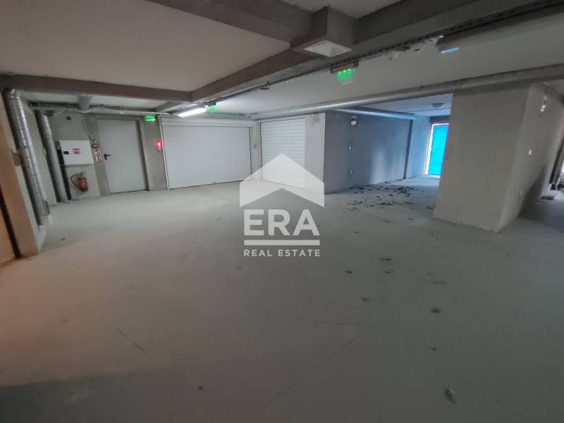 Подземен гараж за продажба, в нова тухлена сграда, кв. Бриз, Варна, до