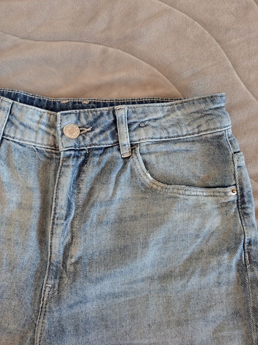 Невероятни модерни дънки от H&M