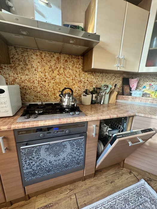 Сдам 2 ух комнатную квартиру в аренду