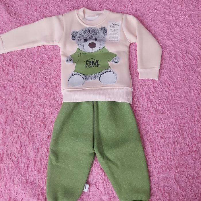 Продам новые костюмы