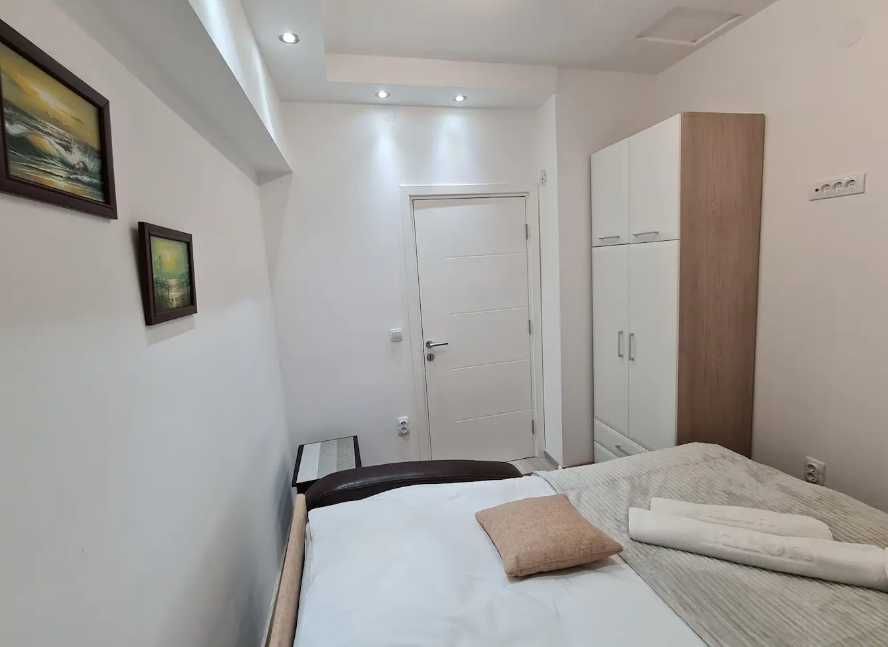 Дава се под наем Тристаен апартамент в Пловдив, Остромила - 99 кв.м за 265 € - Снимка #1