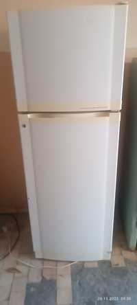 Холодильник Goldstar двухкамерный воздушный