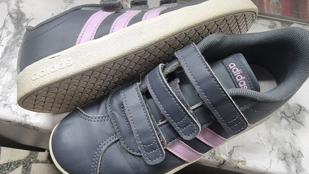 Маратонки пума и адидас