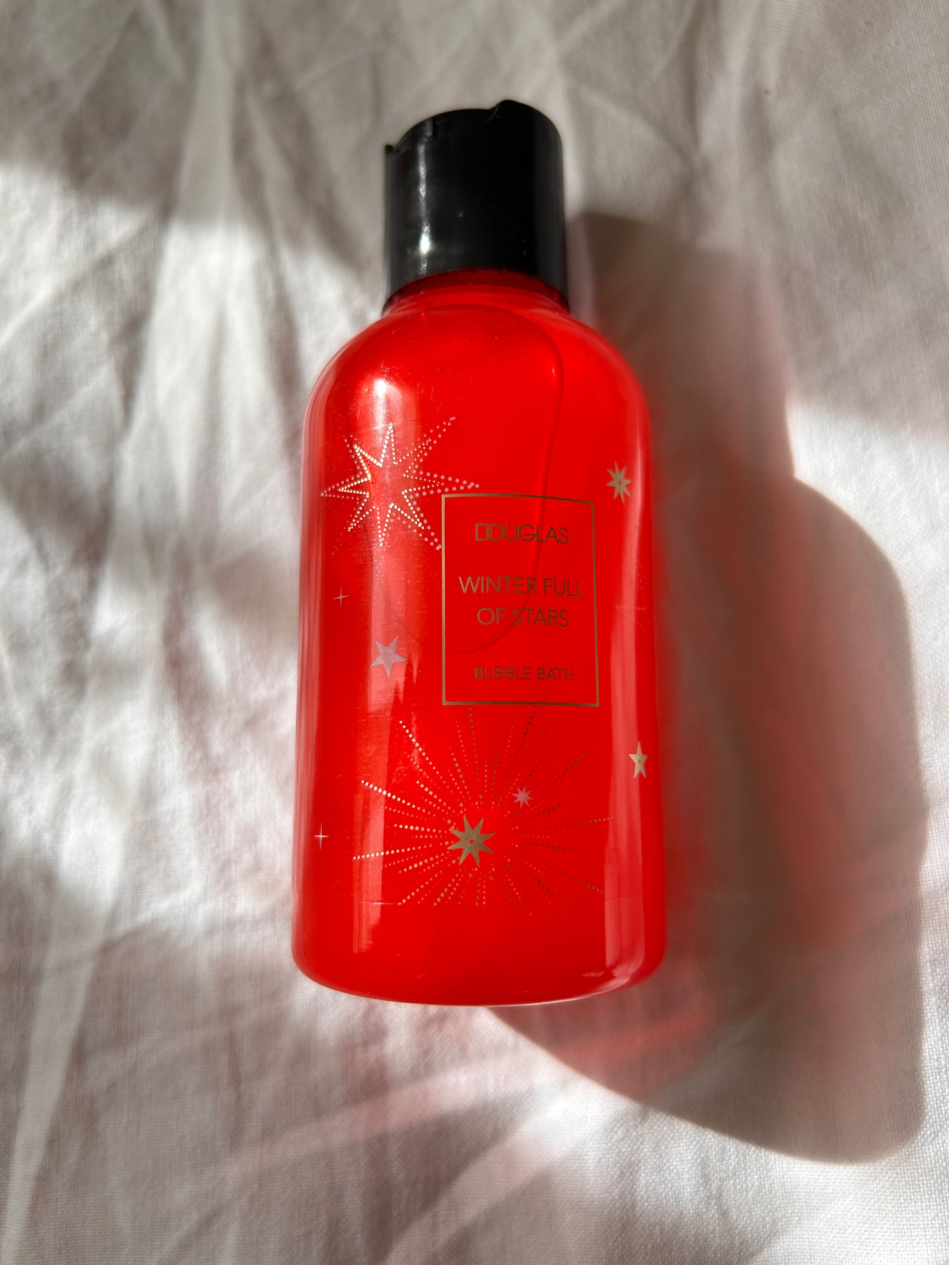 Vand set Douglas nou, sigilat, primit cadou.Crema de maini+bubble bath