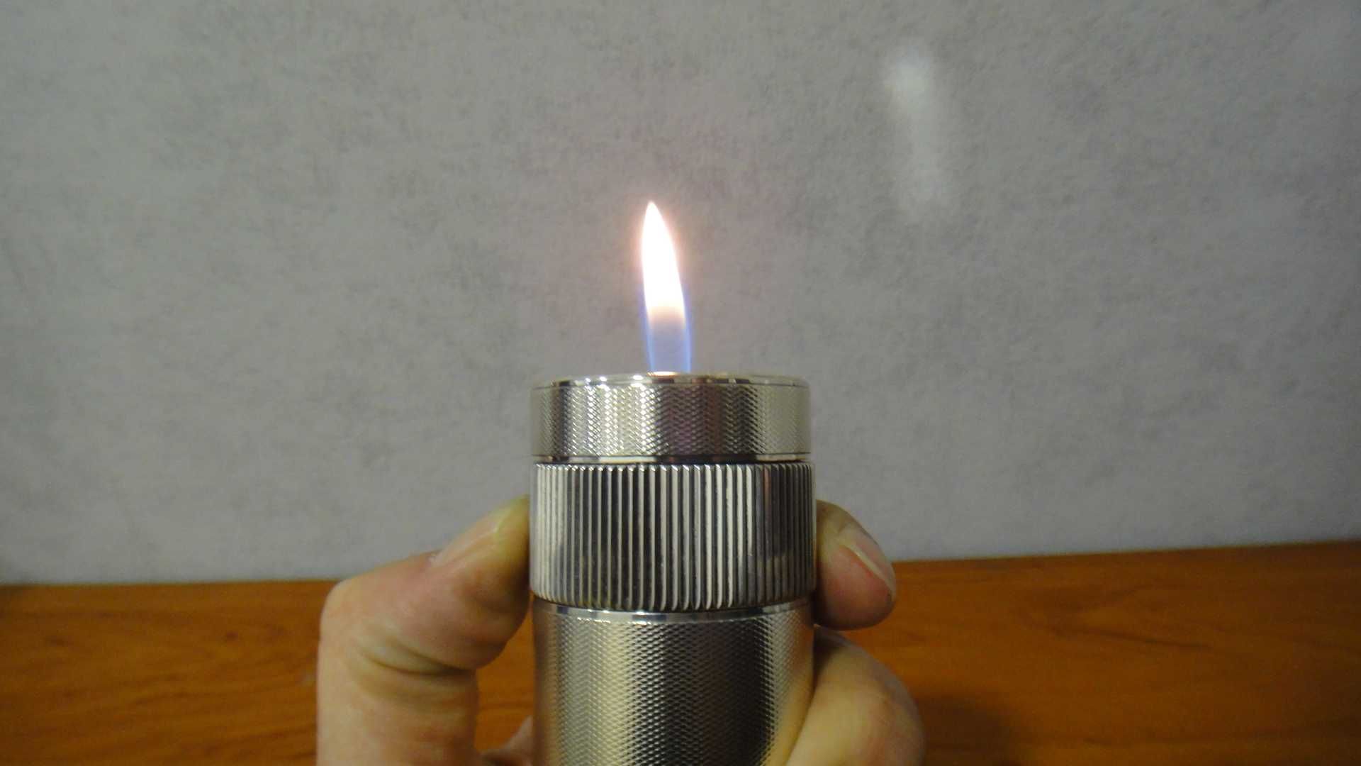 S T DUPONT cylinder table lighter