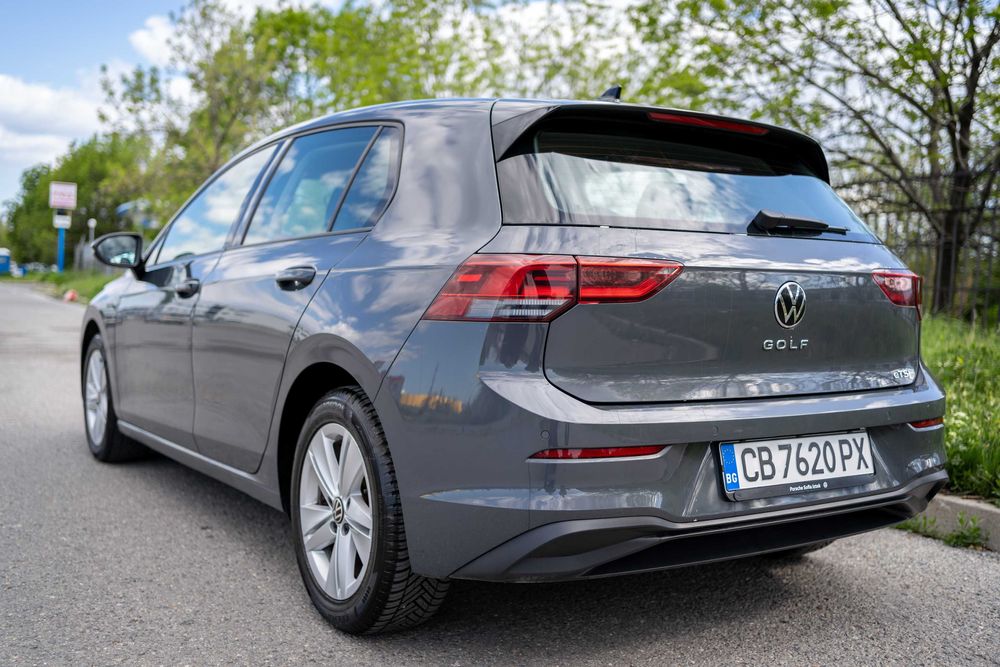 Продавам Volkswagen Golf 8 - Life 1.5 e-TSI hybrid