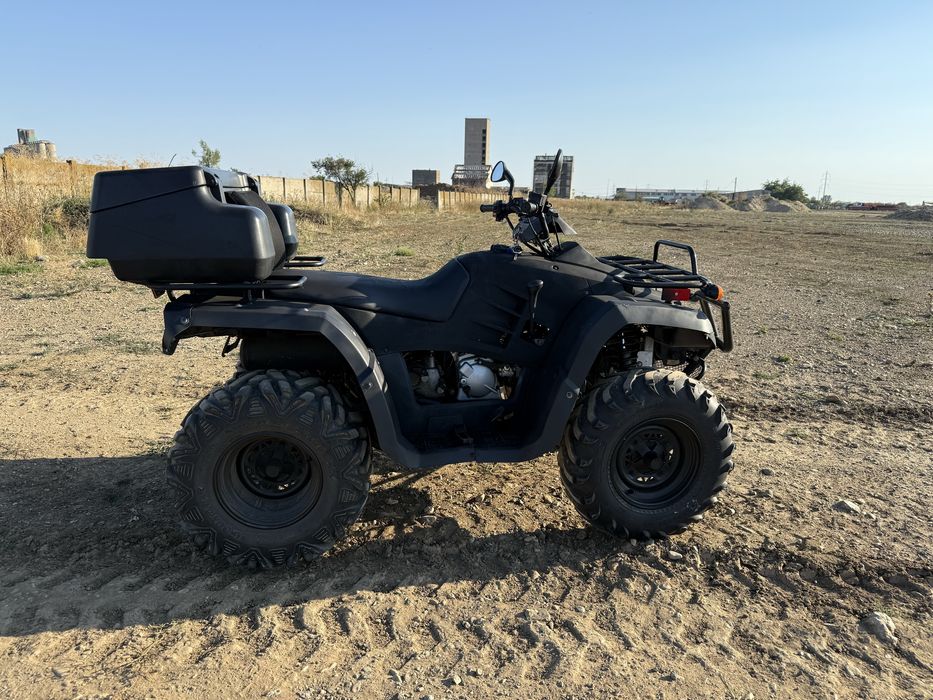 Vand atv linhai 300 stare foarte buna
