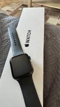 Продается apple watch se 44m.