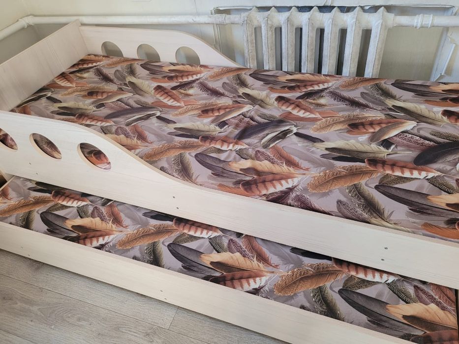 Кровать выдвижная двухъярусная