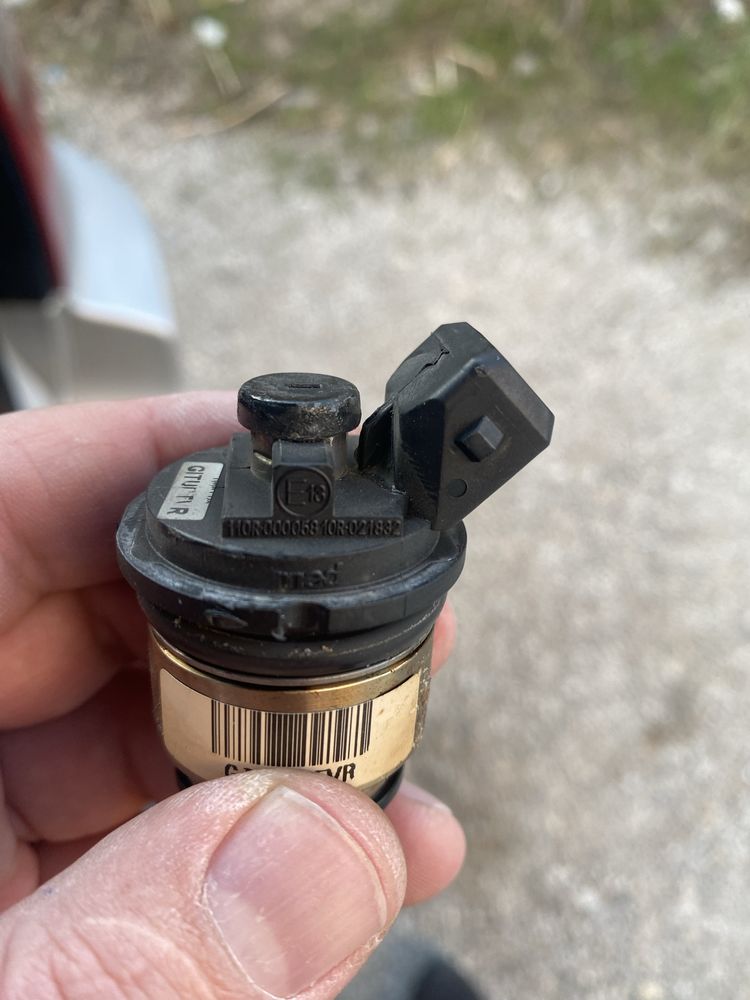 Инжекторни Дюзи landi renzo med GI25-65 черен /букса bosch/