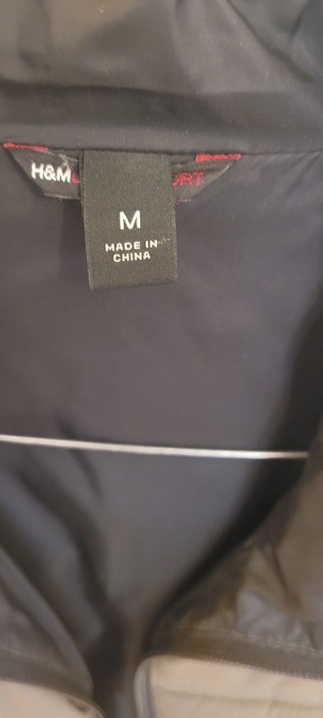 Vesta  H&M  vând