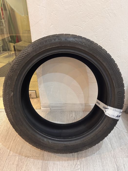 Продавам 1 гума Continental WinterContact TS870P 225/45/18”