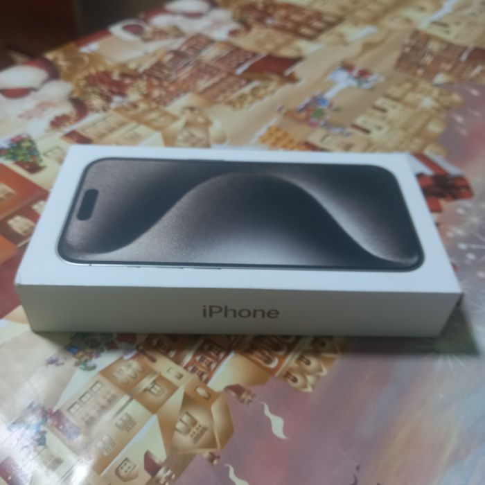 Коробка от айфон 15 про в отличном состояние
