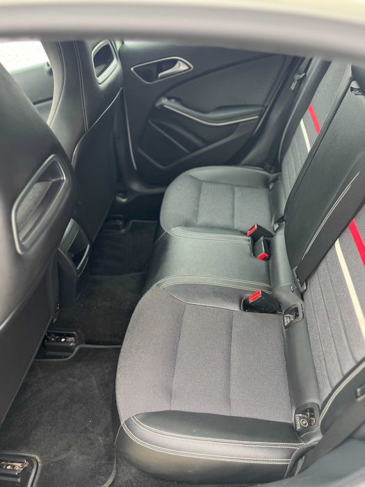 Mercedes-Benz A 180 AUTOMAT BlueEfficiency Rate Avans 0