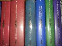 Set Complet Harry Potter ( 8 vol, 2 statuete, 1 cana plus cadou)- NOI.