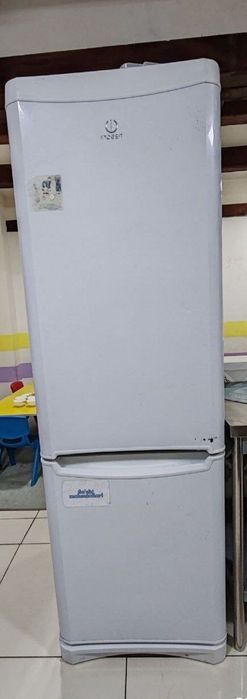 Холодильник двух камерный