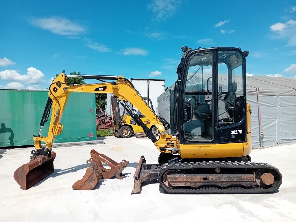 Miniexcavator CAT 302.7D CR an 2014  2.8 tone