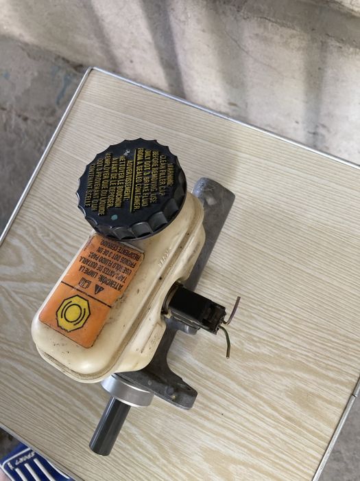 Продам главный тормозной целиндр от мазды Трибют ,Форд Эскейп,форд Мав