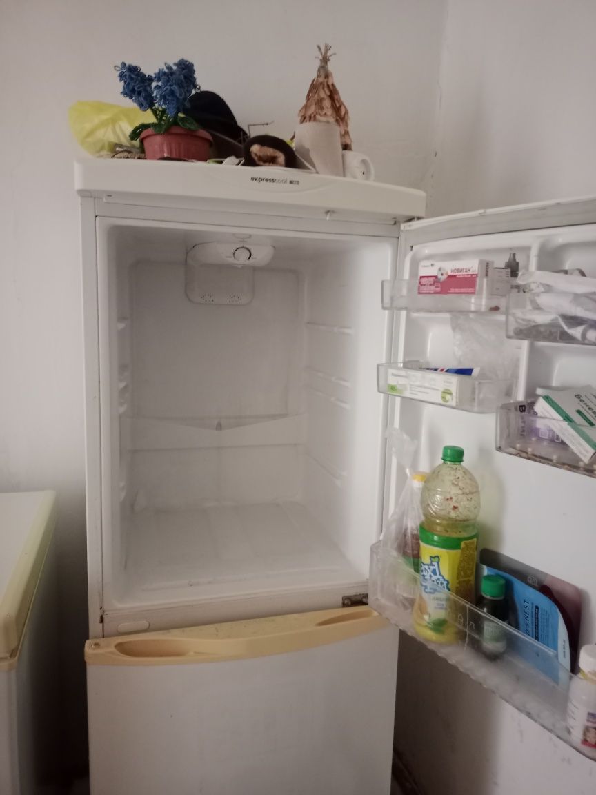 Холодильник  продам