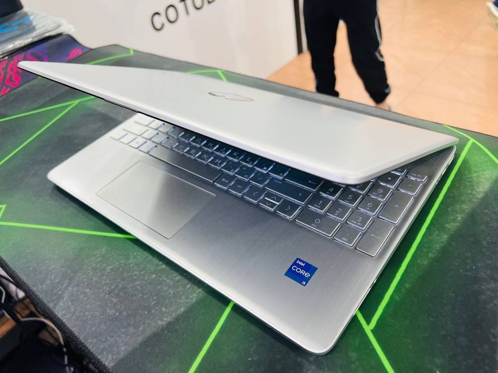 Noutbuk HP LAPTOP 15s i5 12avlod