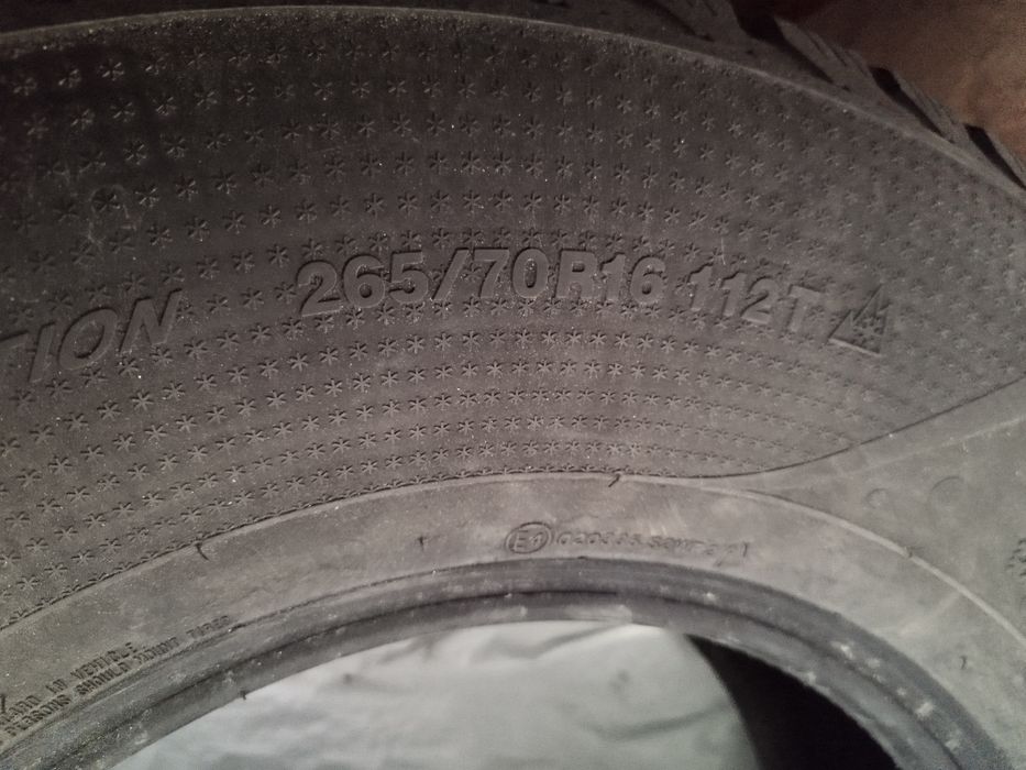 СРОЧНО ПРОДАМ зимние шины 265/70/16.