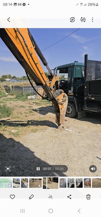 Vand picon  buldo exavator JCB in stare foarte bună 2200 de euro