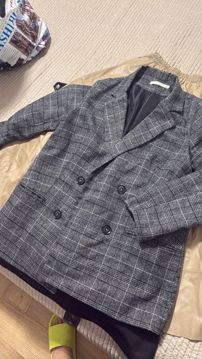 Продам женскую одежду в отличном состоянии 44-46