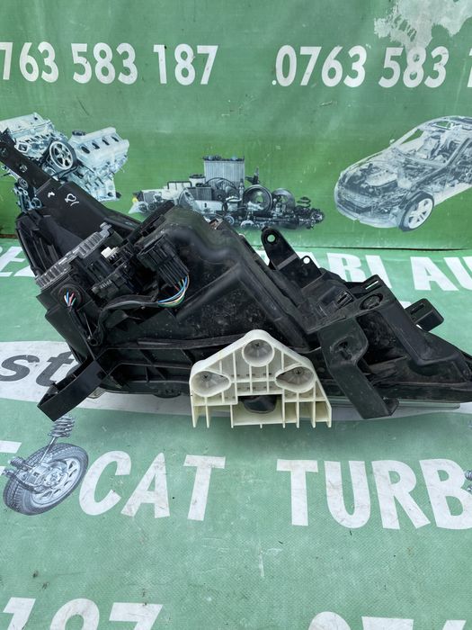 Far xenon Navara NP 300 D23 2017