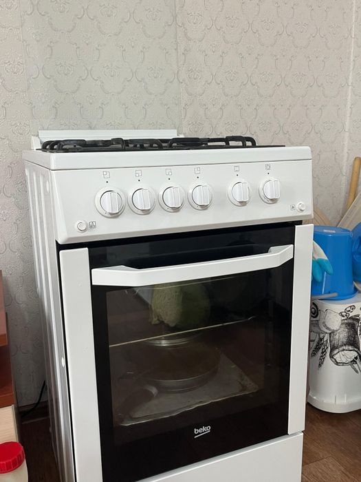 Продам газовую плиту