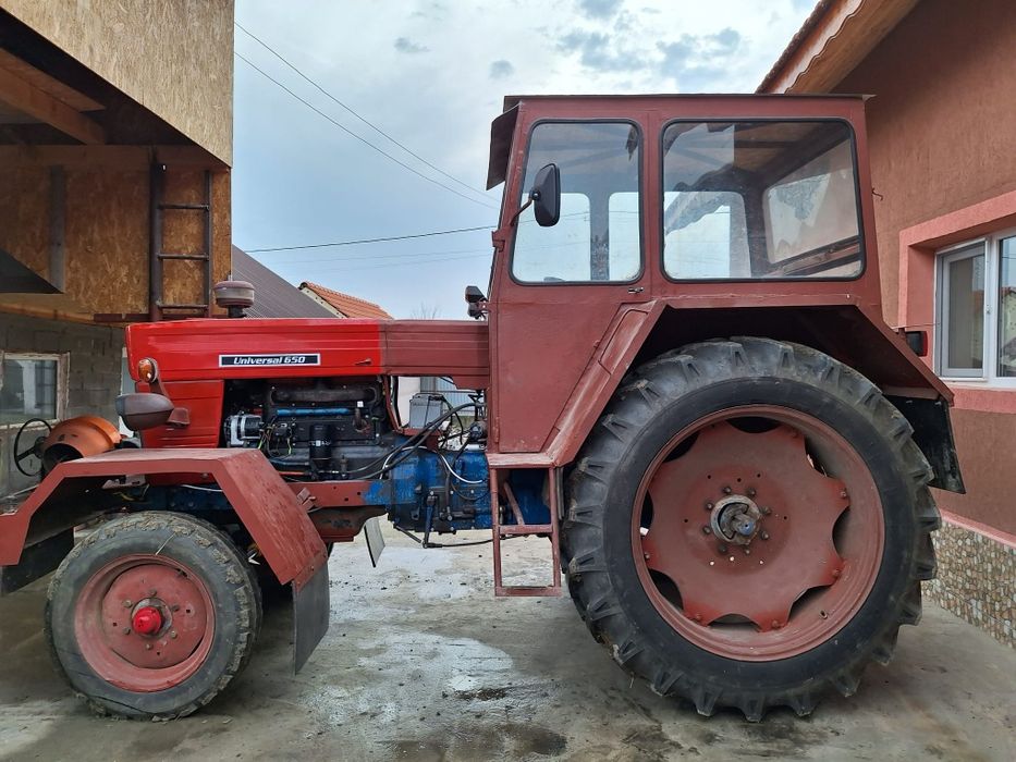 Vând tractor u650