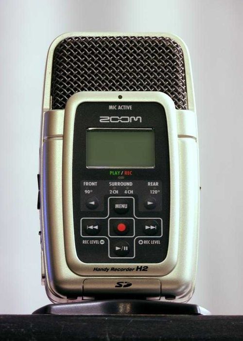 ZOOM H2 — один из лучших профессиональных диктофонов для журналистов